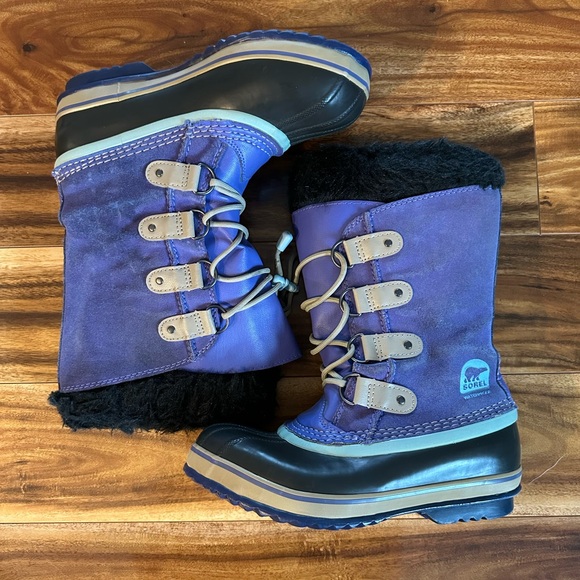 Sorel Purple and Black Womens Winter Boots - Picture 1 of 5